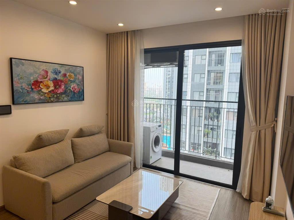 Chính chủ bán gấp căn hộ chung cư 42,8 m2 1n + tại the sakura  vinhomes smart city