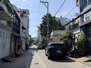 Nhà hẻm xe hơi thông nhiều hướng ngang 5m nhà sẵn kết cấu còn mới tốt, kế kdc namlong phú thuận q7