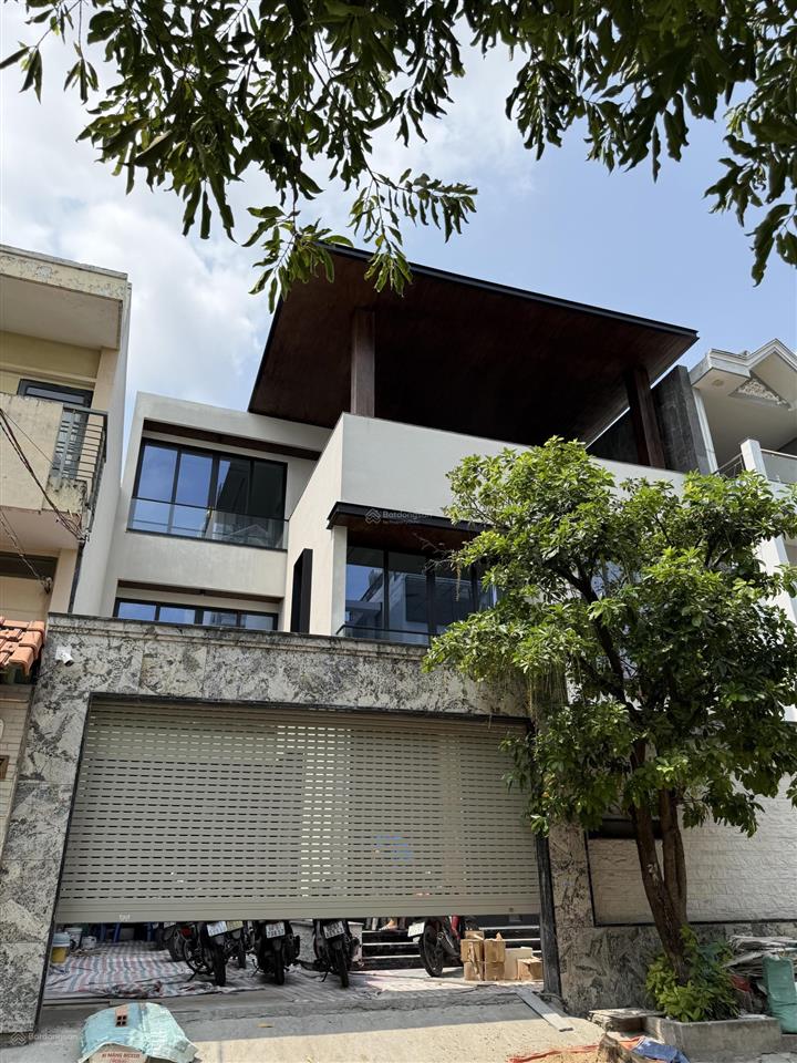 Biệt thự mặt tiền nằm lòng tân quy  lâm văn bền quận 7  nhà hiện đại có thang máy