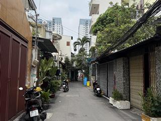 Nhà cũ tiện xây mới lâm văn bền hẻm 4m, ngang 5m, gần trường nguyễn hữu thọ, đường nguyễn thị thập