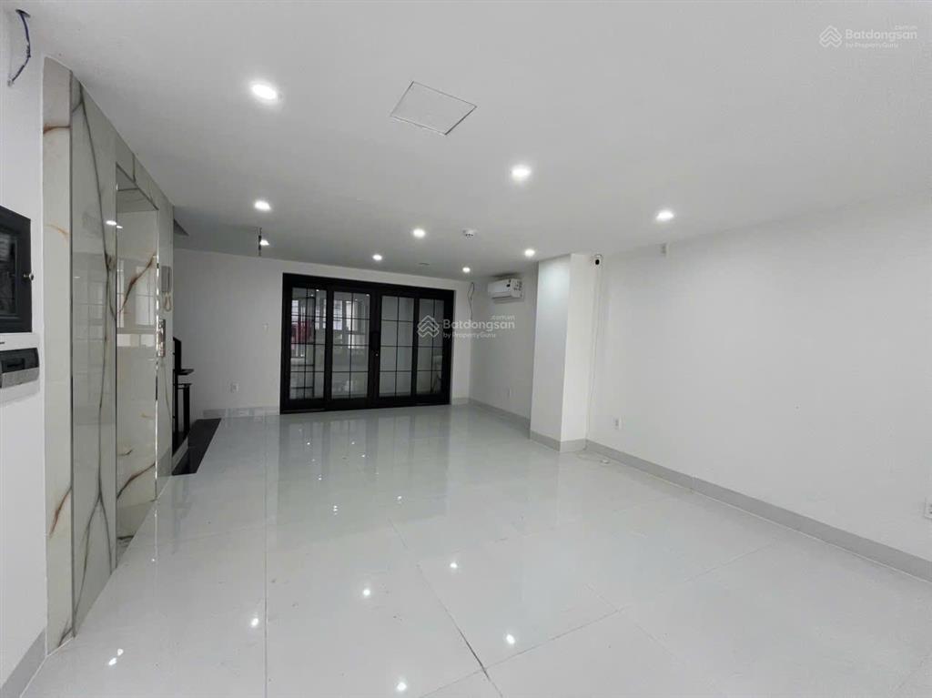 Cho thuê mặt bằng kd vp, 150m2 sàn sẵn mới keng có máy lạnh  lý phục man  gần nguyễn thị thập