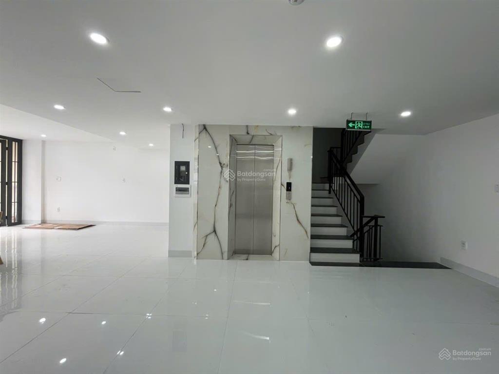 Cho thuê mặt bằng kd vp, 150m2 sàn sẵn mới keng có máy lạnh  lý phục man  gần nguyễn thị thập