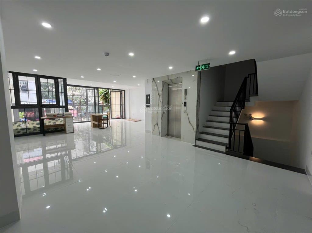 Cho thuê mặt bằng kd vp, 150m2 sàn sẵn mới keng có máy lạnh  lý phục man  gần nguyễn thị thập