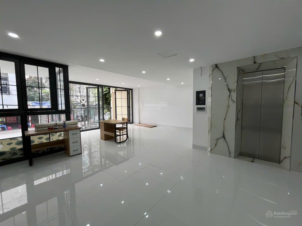 Cho thuê mặt bằng kd vp, 150m2 sàn sẵn mới keng có máy lạnh  lý phục man  gần nguyễn thị thập