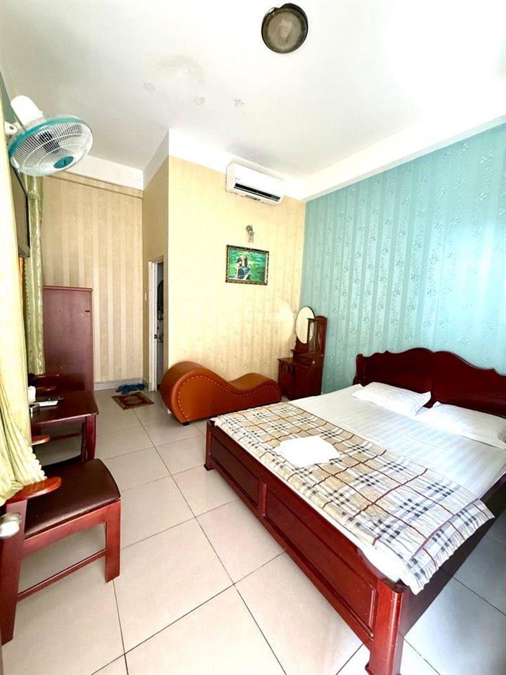 Bán khách sạn mặt tiền lý phục man quận 7  về khai thác ngay hoặc chdv đều đẹp 23 tỷ con tl