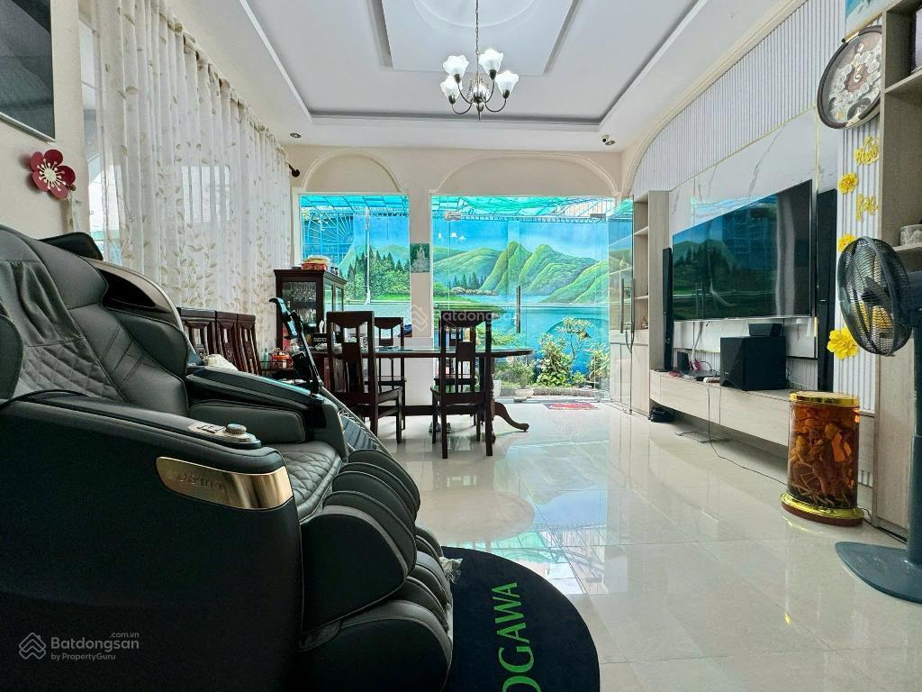 Biệt thự sân vườn lâm văn bền ngang 14m bề thế  dt đất 222.7m2  nhà 3 tấm có sân rộng