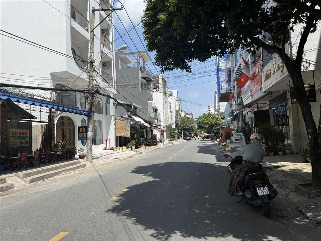 Mt phan huy thực tân kiểng q7 cũ sau lưng lotte mart, gần cầu kênh tẻnguyễn thị thập  kdc him lam