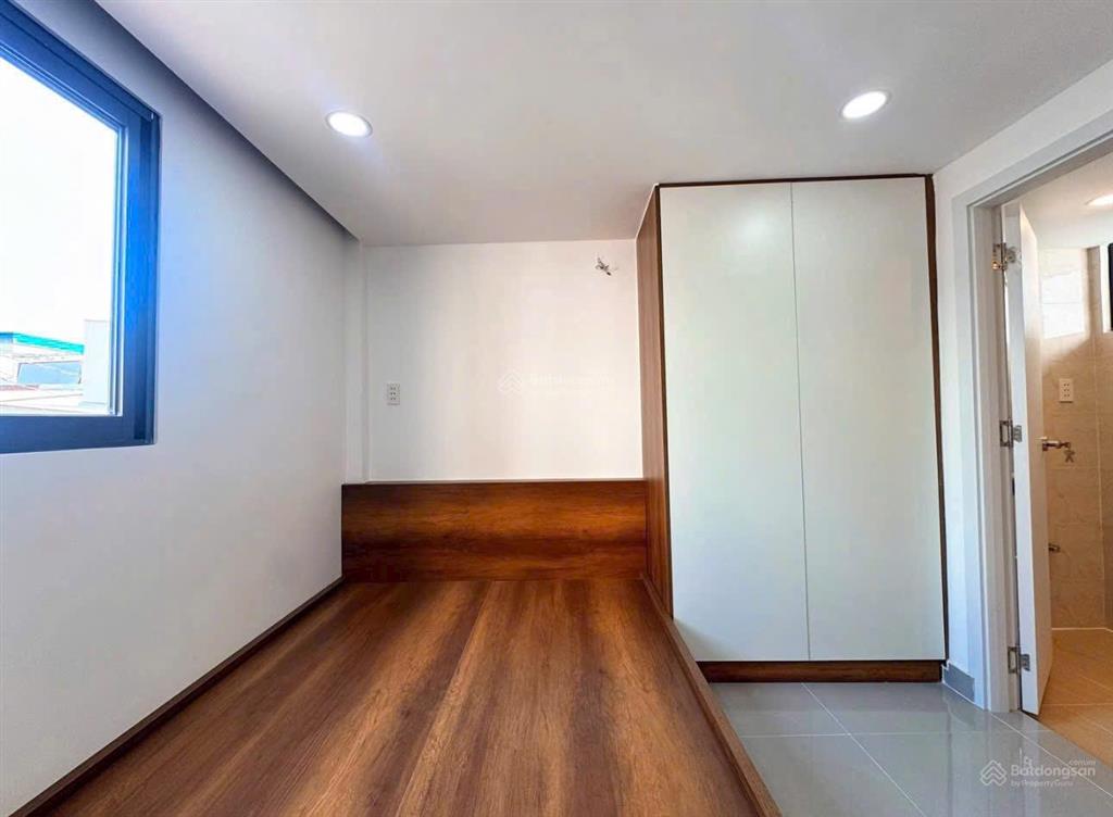 Nhà mới tinh 2pn cho thuê giá 10tr 994 huỳnh tấn phát