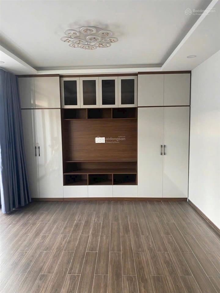 Cho thuê nhà 8x10m, 4pn5wc ở, dọn vào ở ngay, giá 17.9 triệu, sẵn nội thất, ô tô đậu cửa nhà