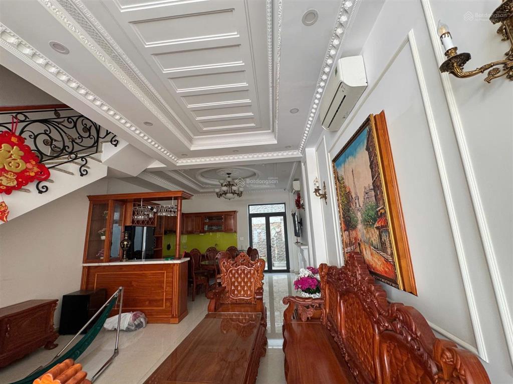 Cho thuê nhà kdc phú mỹ, kế phú mỹ hưng  trục phạm hữu lầu, trệt 2 lầu, tum 5pn 5wc ở ngay