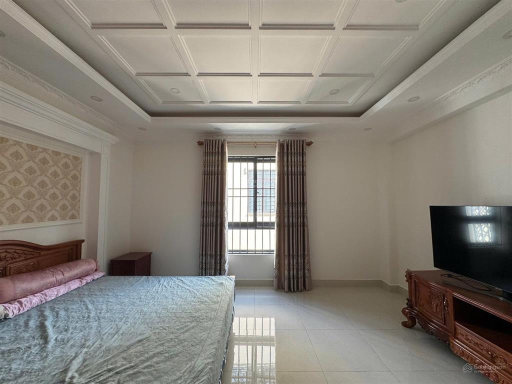 Cho thuê nhà kdc phú mỹ, kế phú mỹ hưng  trục phạm hữu lầu, trệt 2 lầu, tum 5pn 5wc ở ngay