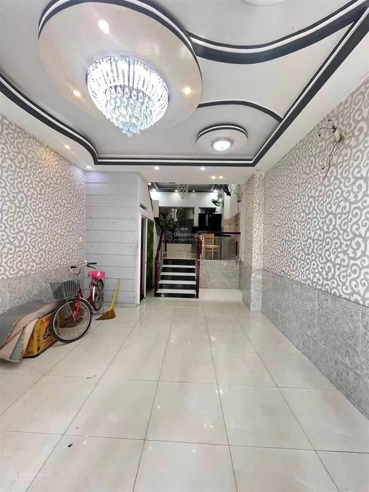Cho thuê nhà ngay cầu phú xuân q7