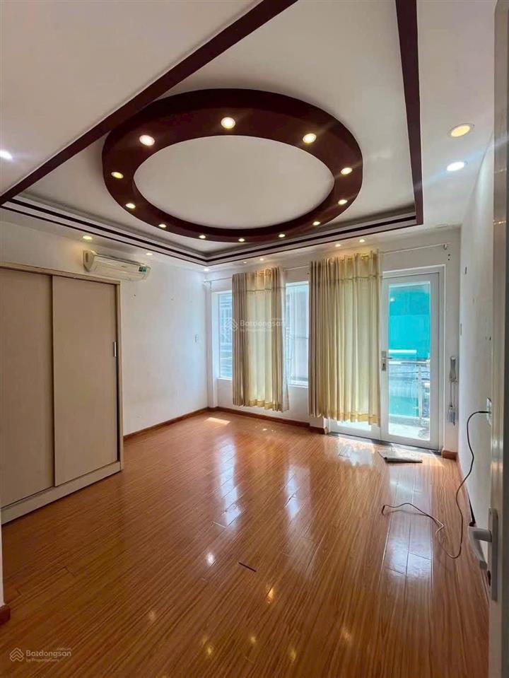 Cho thuê nhà ngay cầu phú xuân q7