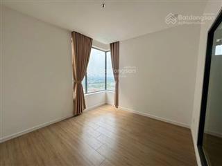 Cho thuê căn 3pn, 3wc, sẵn rèm, 3 máy lạnh, máy nước nóng giá chỉ 8tr/ tháng. view sông cực đẹp