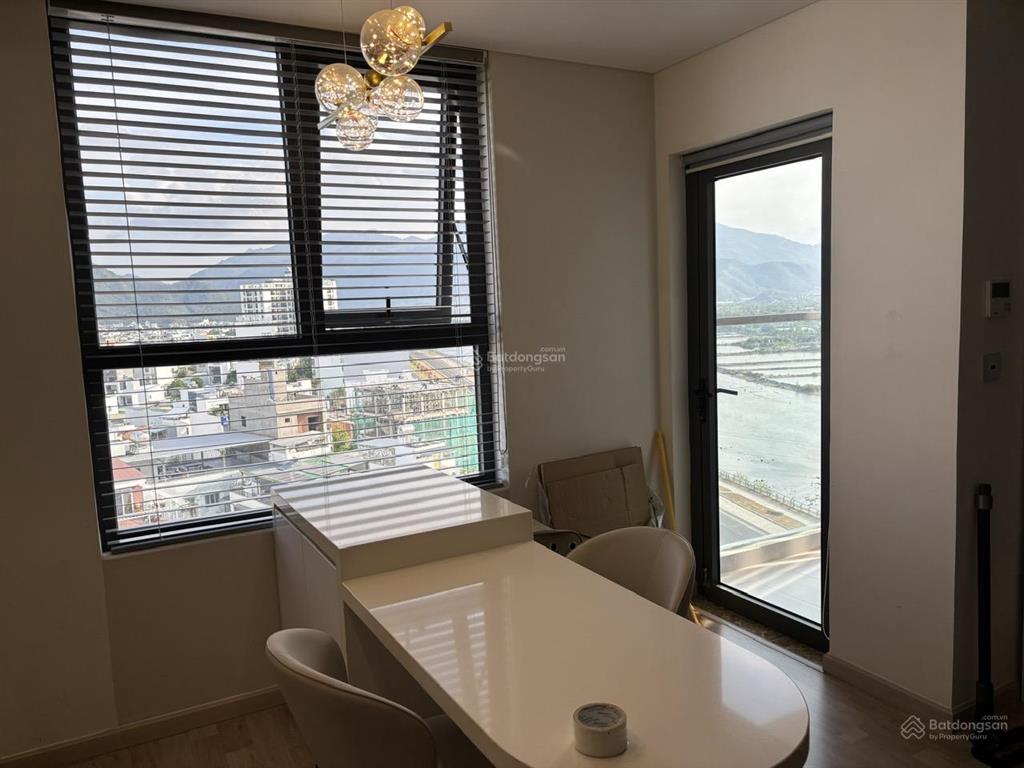 Cho thuê nhanh căn góc 2pn, view sông full nội thất đẹp giá chỉ 17tr/ tháng.  xem nhà 0986 782 ***