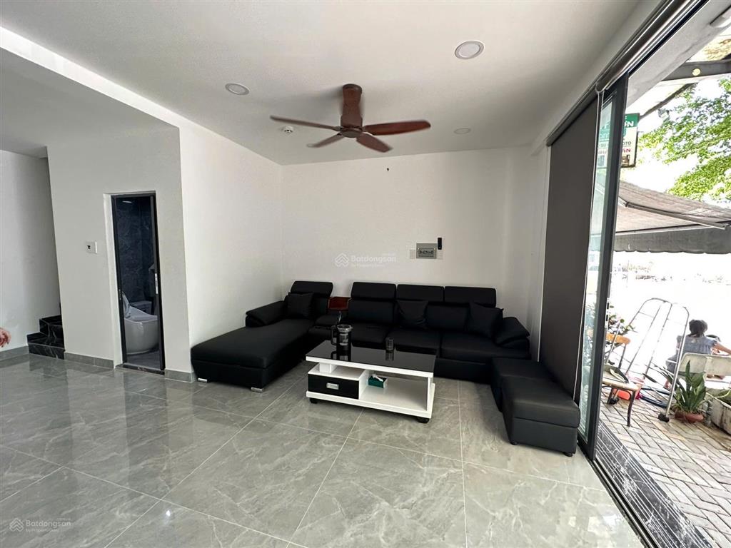 Về quê bán gấp căn shophouse vị trí đắc địa tại ehomes, vừa ở vừa kinh doanh, để lại full nội thất