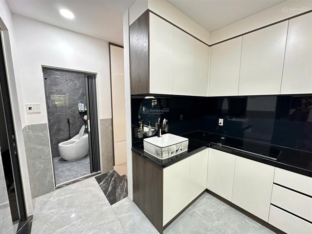 Về quê bán gấp căn shophouse vị trí đắc địa tại ehomes, vừa ở vừa kinh doanh, để lại full nội thất