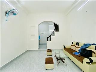 Phạm văn bạch 15 tân bình  có sân rộng để xe  mới đẹp