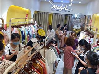 Mặt phố núi trúc, 02 chiều oto đỗ, kinh doanh tấp nập, hiện đang cho thuê 40tr/tháng