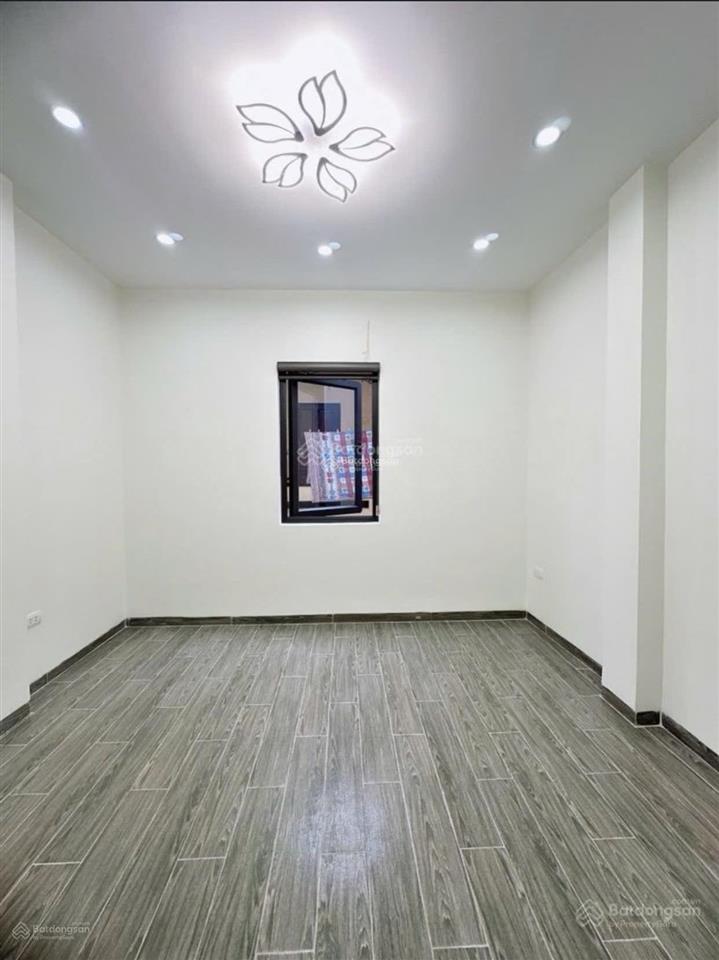 Nhà phố phạm ngọc thạch  4 tầng  3 ngủ khép kín, ngõ thông  thoáng sáng  sổ đỏ  3,x tỷ