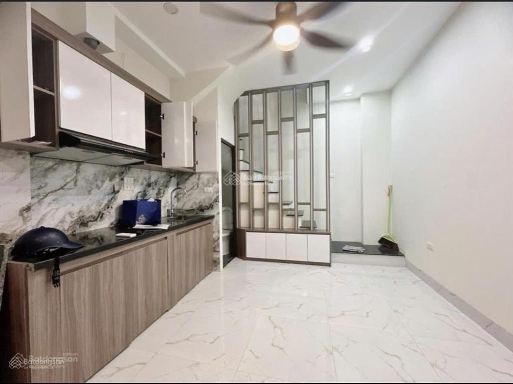 Nhà phố phạm ngọc thạch  4 tầng  3 ngủ khép kín, ngõ thông  thoáng sáng  sổ đỏ  3,x tỷ