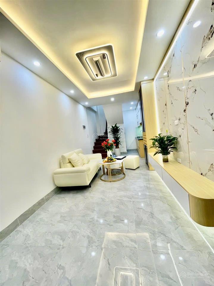 Chùa bộc  30m x 4 tầng  7,5 tỷ  cách 1 nhà ra ô tô tránh, ngõ rộng thông, sổ vuông đẹp