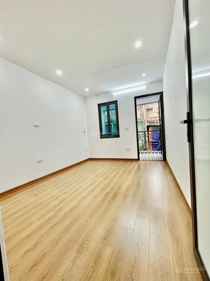 Chùa bộc  30m x 4 tầng  7,5 tỷ  cách 1 nhà ra ô tô tránh, ngõ rộng thông, sổ vuông đẹp