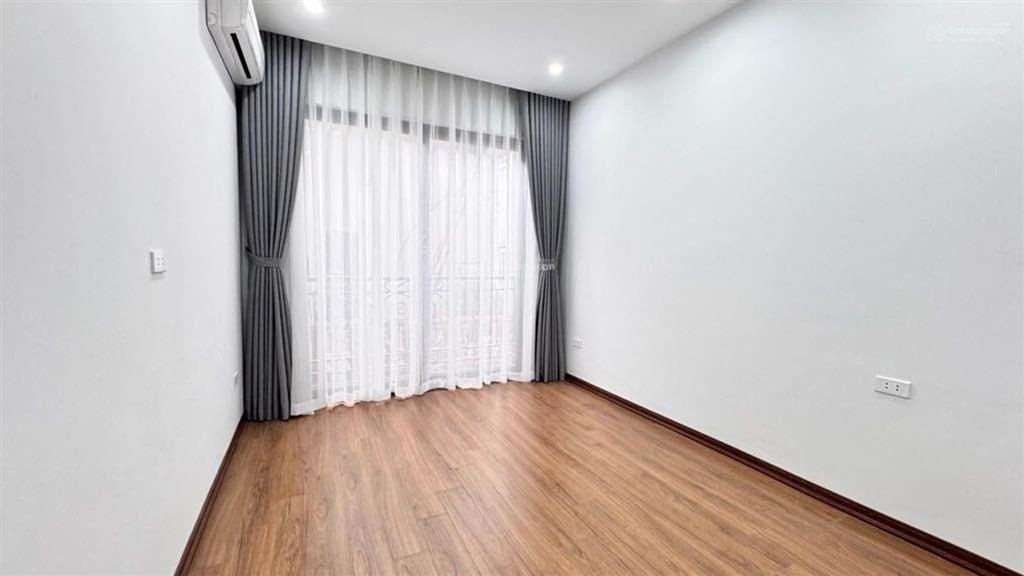 Giảng võ  40m2  5 ngủ  ko quy hoạch  sổ riêng nở hậu  ngõ nông gần phố  9,2 tỷ