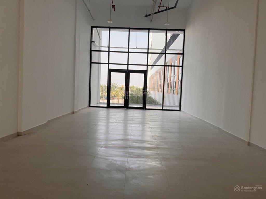 Cho thuê shophouse chung cư ricca 2 tầng để ở và kinh doanh buôn bán giá 10tr. 0902 564 *** trung xem