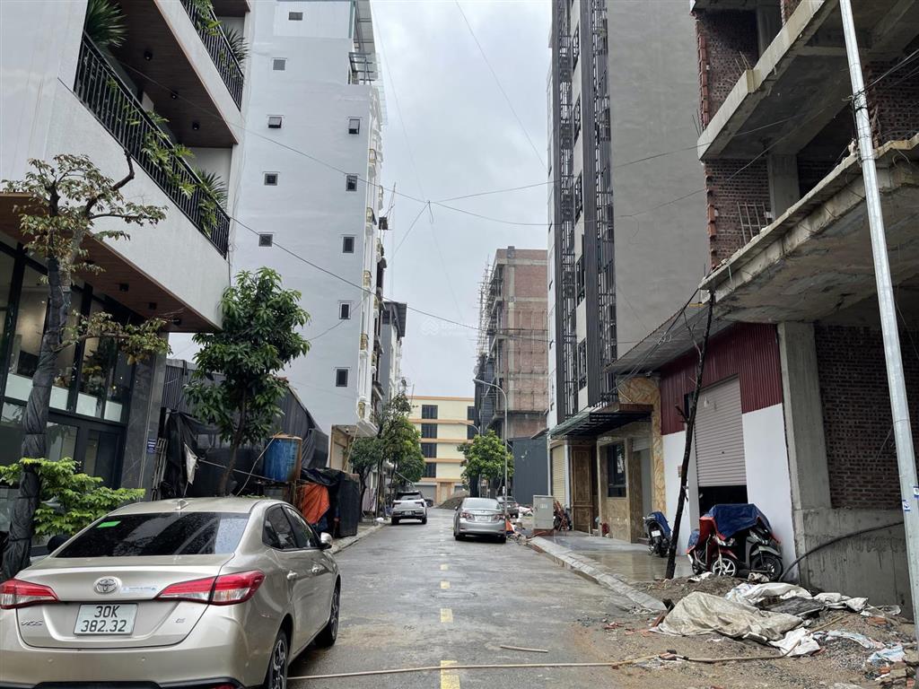 Chính chủ bán nhà 7 tầng dt 105m mt 7m đấu giá mả trâu đông la giáp khu đô thị đô nghĩa, giá rẻ