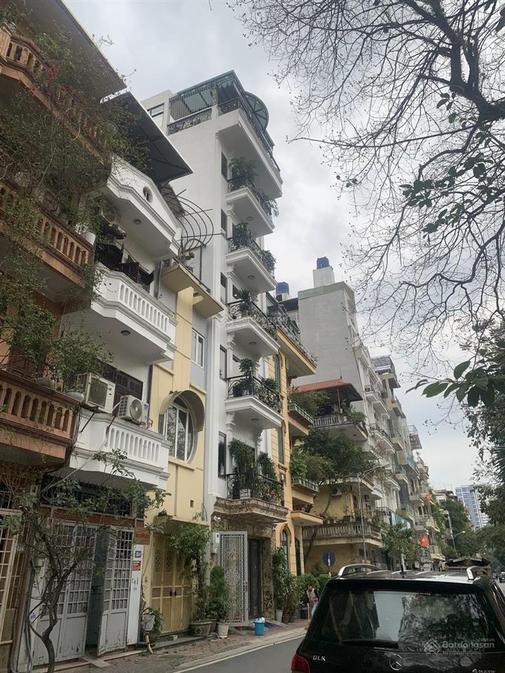 Tòa nhà mặt phố trung tâm cầu giấy kinh doanh, văn phòng, 101m 6 tầng thang máy, cơ hội hiếm có