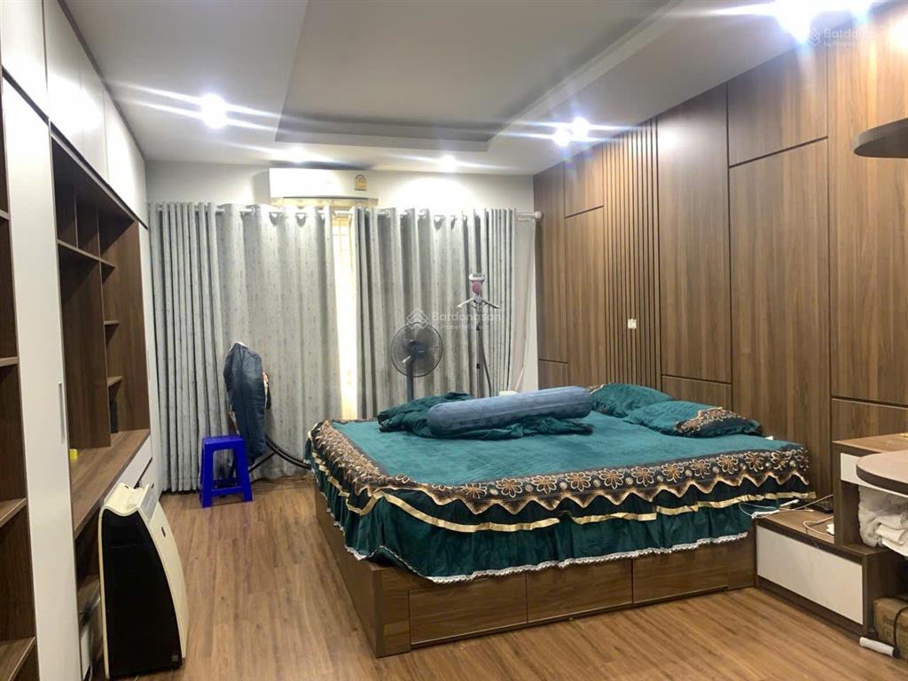 Hiếm có chỉ 13 tỷ 56m 3 tầng ô tô cách 15m phố nguyễn chí thanh, vị trí rất đẹp