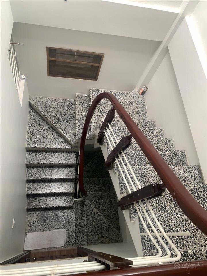 Hiếm có chỉ 13 tỷ 56m 3 tầng ô tô cách 15m phố nguyễn chí thanh, vị trí rất đẹp
