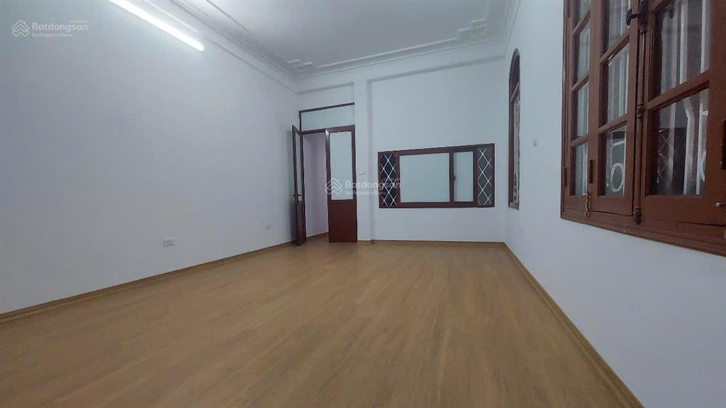 Siêu hiếm chỉ hơn 26 tỷ phân lô 90m 5 tầng, 3 mặt thoáng, ô tô tránh, kinh doanh khu hoàng ngân