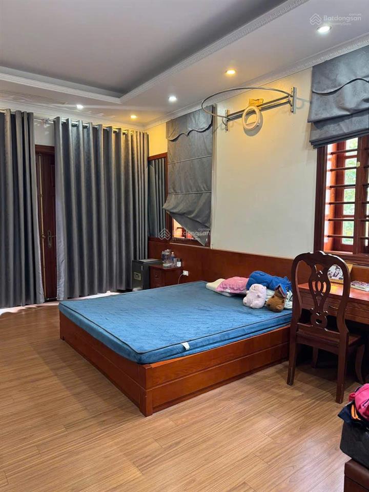Biệt thự đẳng cấp khu yên hòa, trung kính, 160m mặt tiền bề thế, full nội thất cao cấp, sát phố lớn