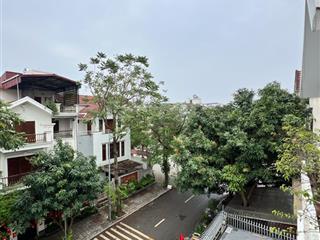 Bán biệt thự kđt văn phú hà đông, 198m 3 tầng, mặt tiền 10m, có thang máy, giá 40 tỷ.