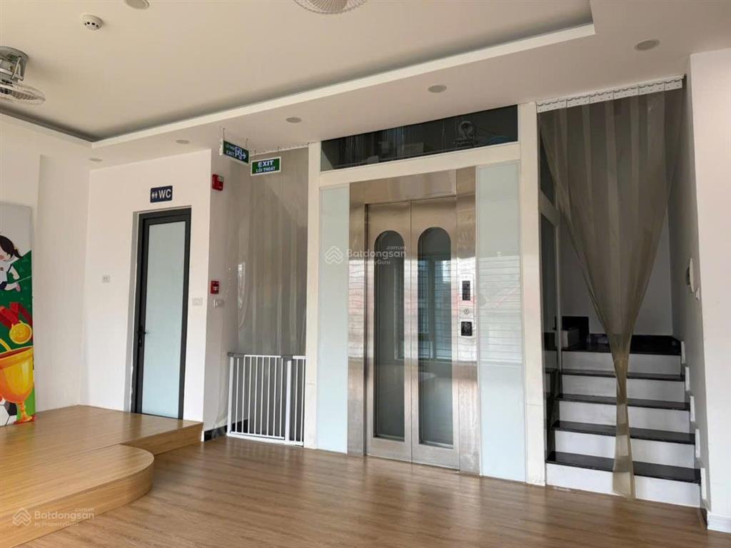 Bán gấp biệt thự liền kề. nguyễn trãi , thanh xuân. 136m 6 tầng, mt 23m . kinh doanh đỉnh, giá 63ty