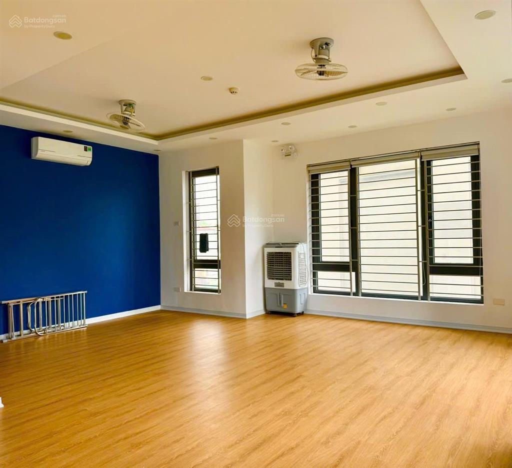 Bán gấp biệt thự liền kề. nguyễn trãi , thanh xuân. 136m 6 tầng, mt 23m . kinh doanh đỉnh, giá 63ty