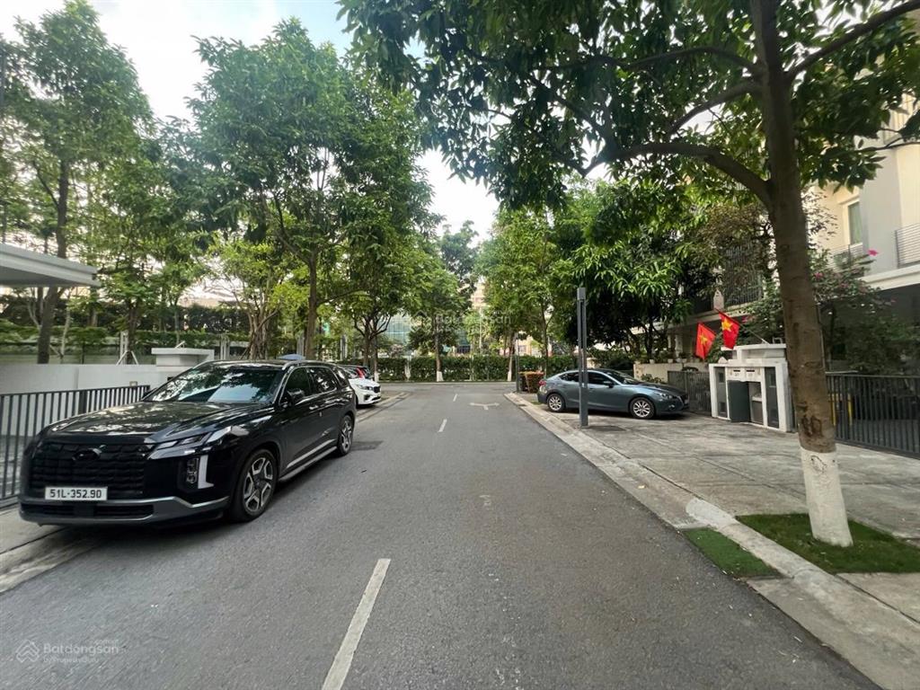 Hiếm ! biệt thự liền kề park city hà đông, sân vườn 120m giá 40 tỷ