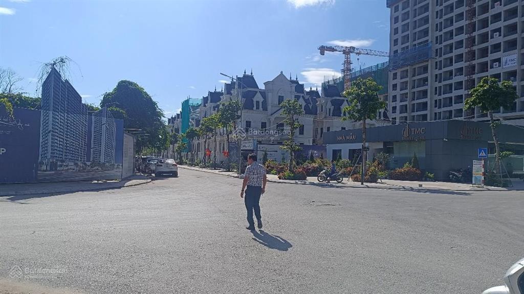 Cần bán gấp biệt thự 3 thoáng , dự án jade square, bắc từ liêm,sát tây hồ. 180m 4 tầng , giá 65 tỷ.