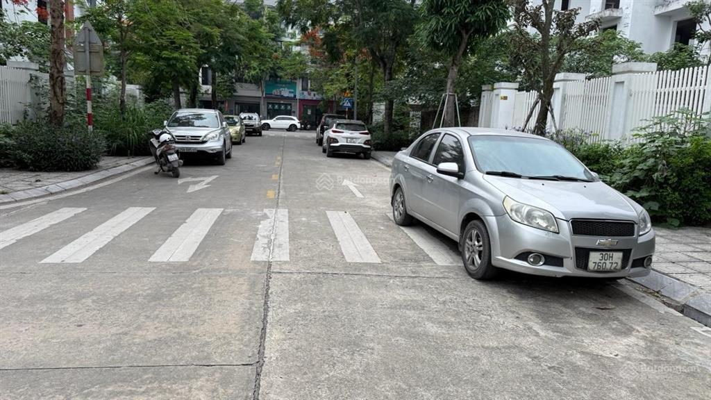 Hiếm .biệt thự đơn lập khu c geleximco lê trọng tấn , hà đông. 350m 4 tầng , mt 14m , nhỉnh 70 tỷ.