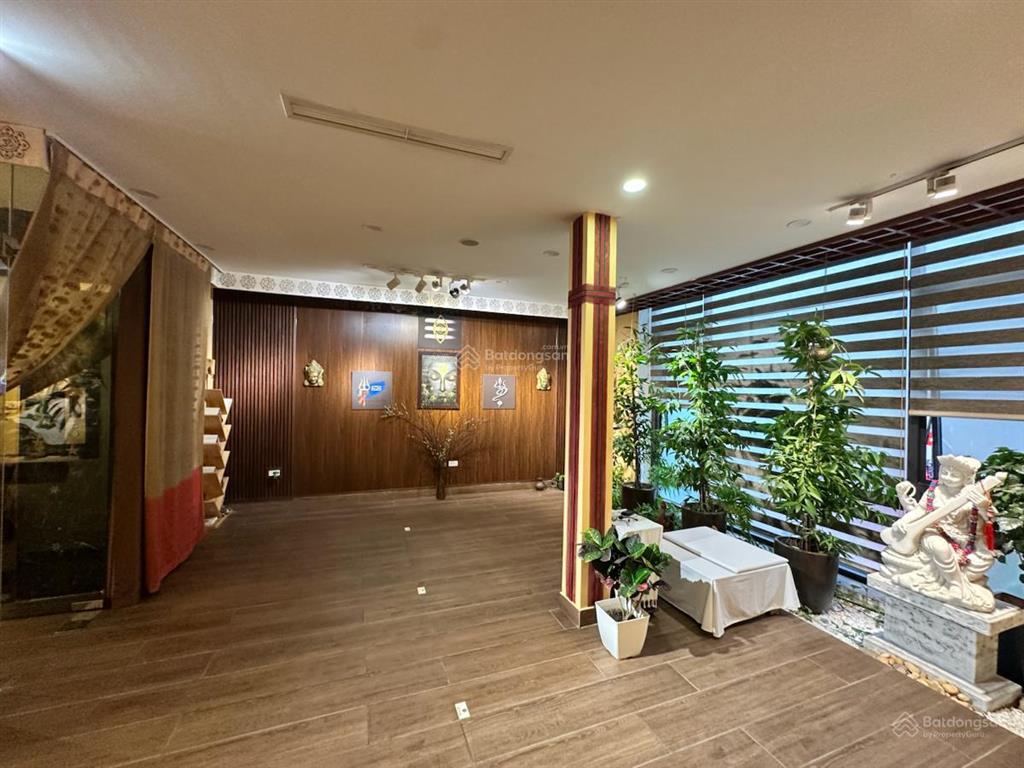 Chủ nhiệt bán phân lô liền kề vip thang máy. lê văn lương, cầu giấy. 100m x 5 tầng, mt 6m, 38 tỷ.