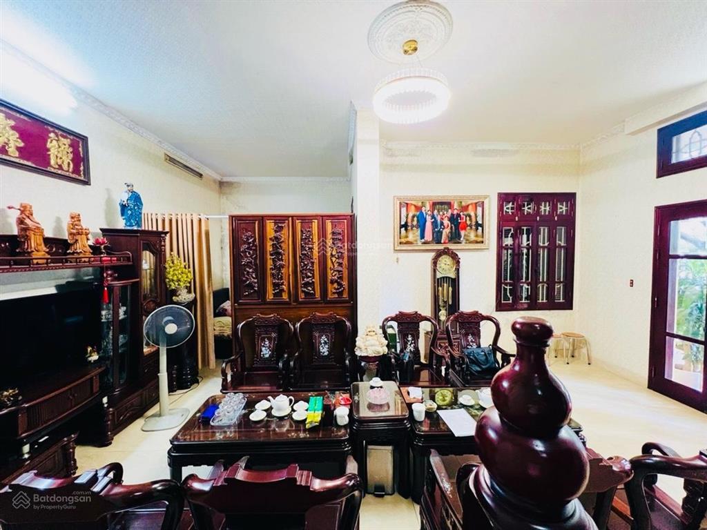 Gấp gấp, chủ cần bán gấp biệt thự vip mỹ đình, nam từ liêm . 114m x 4 tầng , mt 11,8m. giá 38 tỷ.