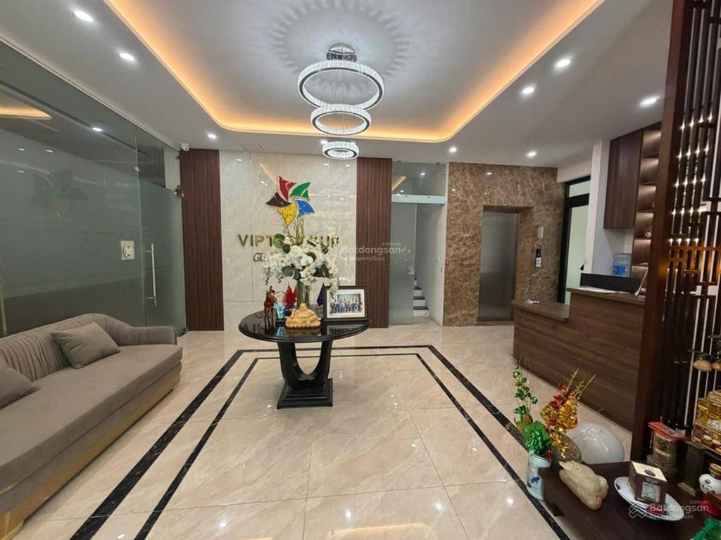 Gấp lô góc kinh doanh , thang máy khu hoàng thành , mỗ lao hà đông. 155m 5 tầng, mt 20m , giá 62 tỷ
