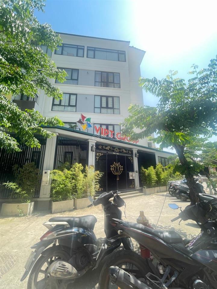 Gấp lô góc kinh doanh , thang máy khu hoàng thành , mỗ lao hà đông. 155m 5 tầng, mt 20m , giá 62 tỷ