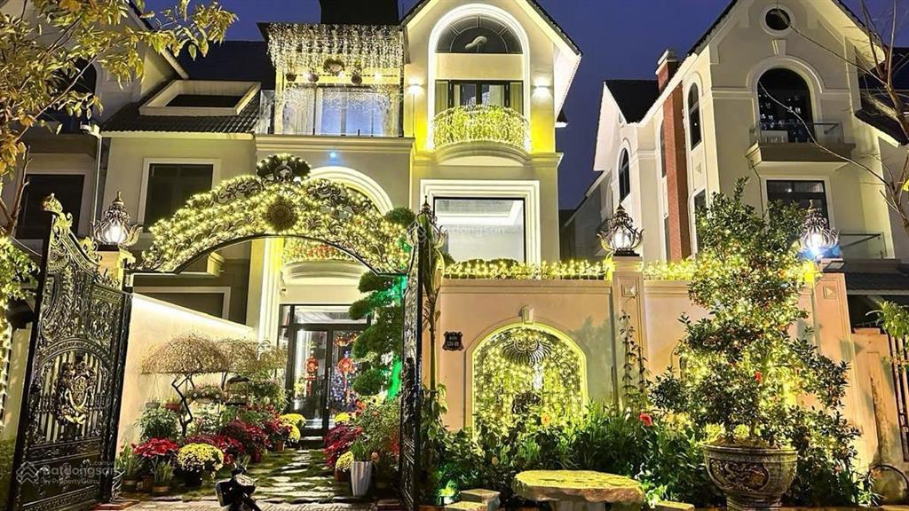 Bán gấp biệt thự vip có thang máy, kđt geleximco, hà đông. 250m 4 tầng, mt 10m giá 43,9 tỷ