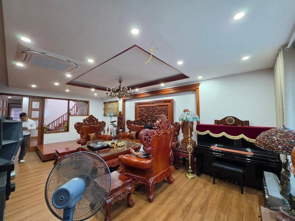 Liền kề 2 thoáng đẹp kđt văn phú, hà đông. 110m, 5t, mt 5,32m, 4n, thang máy, giá 25,8 tỷ.