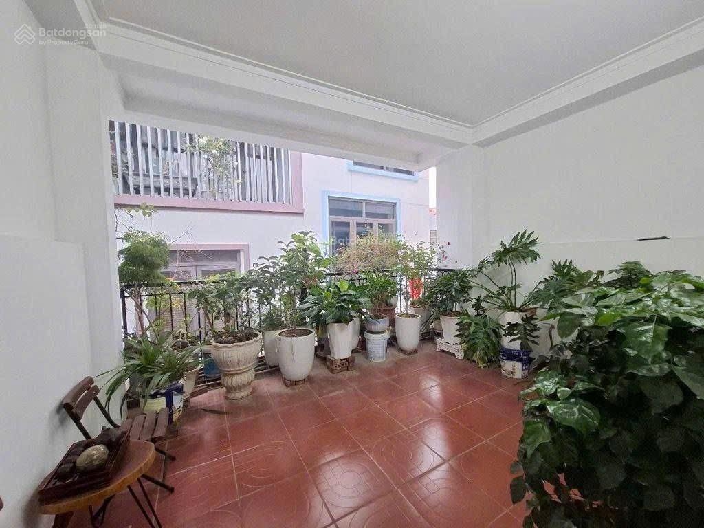 Phú thượng nhà dân xây 5 tầng  mặt ngõ nông rộng  ô tô 7 chỗ vào nhà  tặng full nội thất