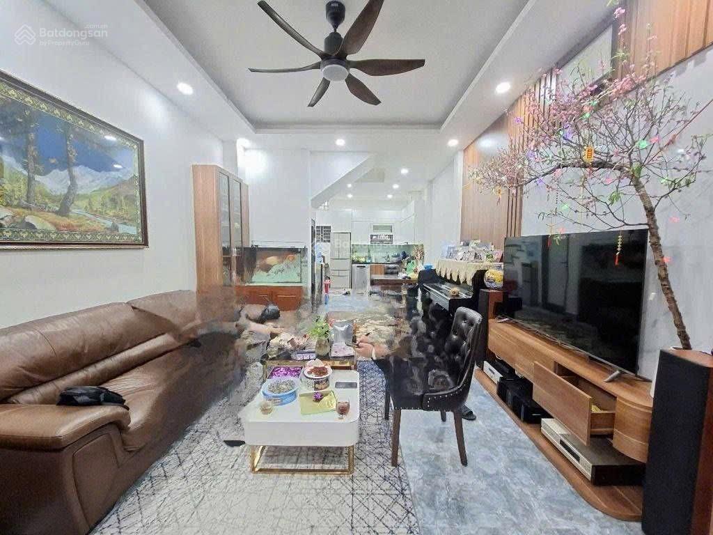 Phú thượng nhà dân xây 5 tầng  mặt ngõ nông rộng  ô tô 7 chỗ vào nhà  tặng full nội thất
