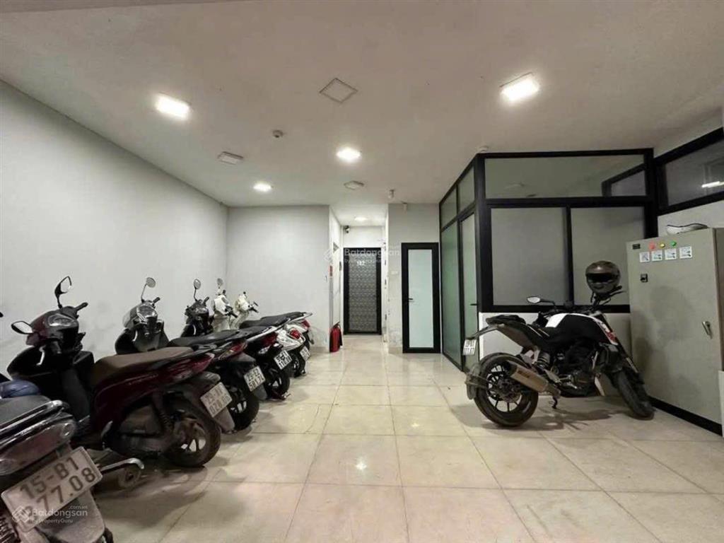 Bán apartment hoàng hoa thám 107m  mt 8,5m  10 tầng  36 phòng kk  doanh thu 2 tỷ/năm  37 tỷ